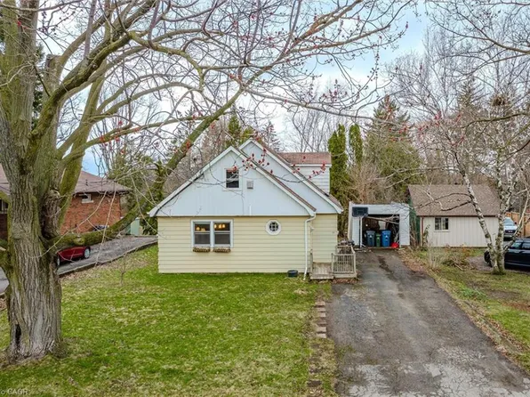 37 Edgehill Dr, Guelph, ON N1H 5E3