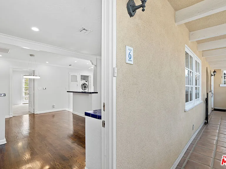 916 N Alfred St #6 — Photo 8
