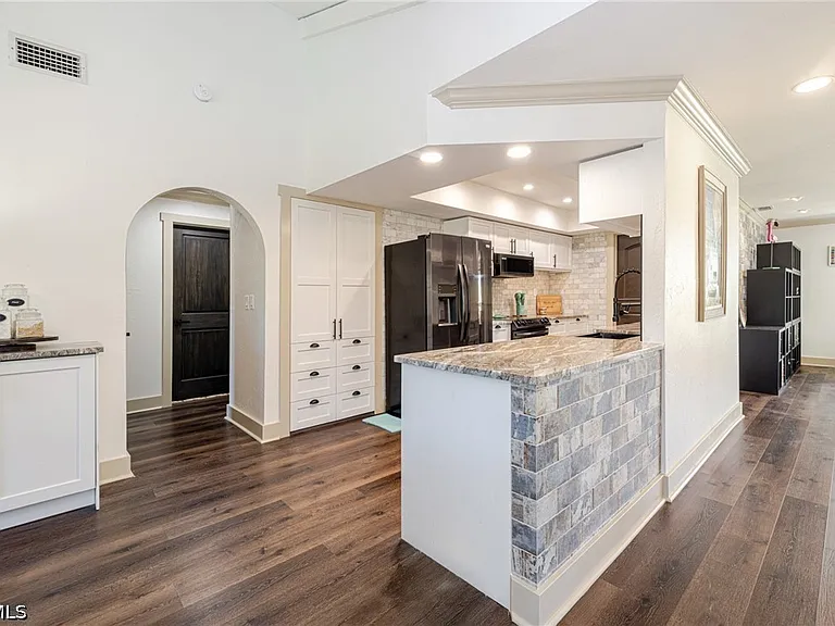2507 Lakeview Dr — Photo 20