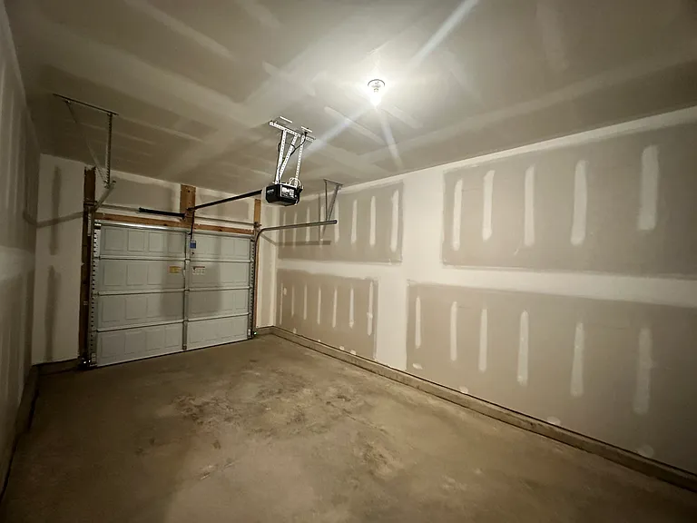 1351 Amberview Ln — Photo 53