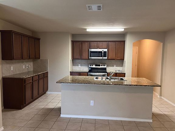 3rd image of 2735 Tanner St