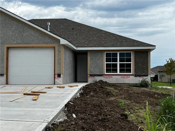 21017 E 8th St S, Independence, MO 64056