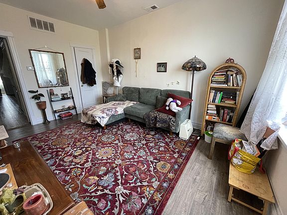 2nd image of 3319 W Belmont Ave APT 3