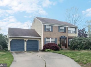21 Wembley Dr, Mount Laurel, NJ 08054