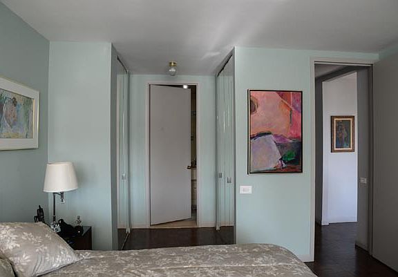 5th image of 255 E 49th St APT 14B