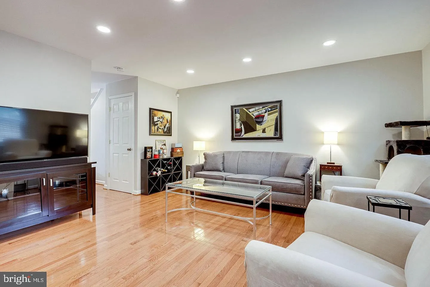 3 bed, 2.5 bath, 1360 sqft, $2,850 — Photo 1