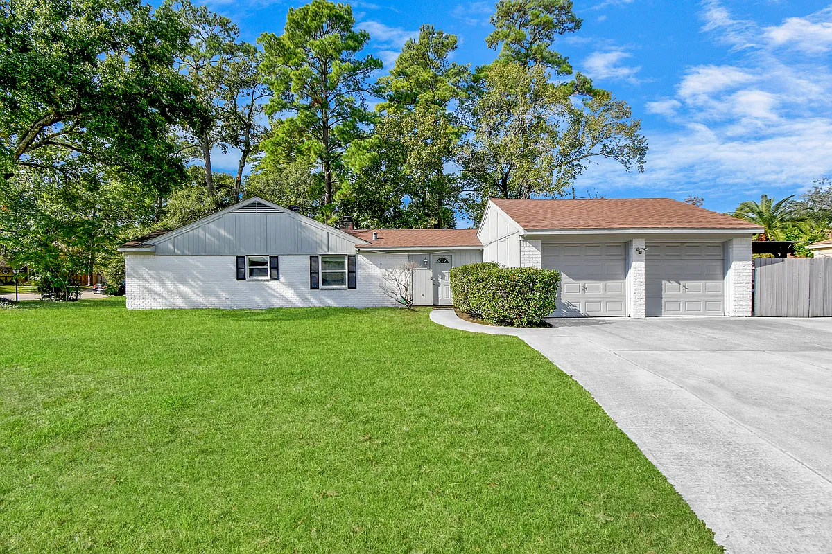 Building Photo - 28923 Pecan Cir