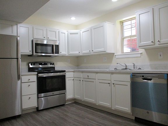 4th image of 2516 Wallace Ave APT 1