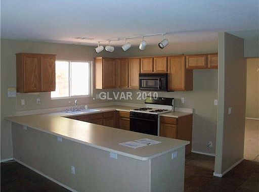 2nd image of 2653 Flathead Falls St