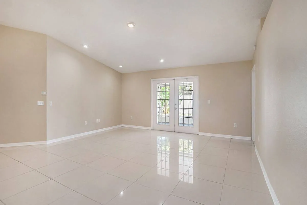 12712 Longcrest Dr in Riverview, FL 33579 — Photo 4