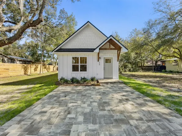 520 Division St, Fernandina Beach, FL 32034