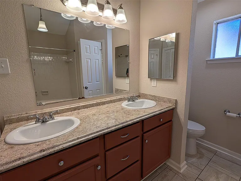 10710 Ambergate Dr — Photo 7