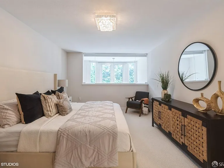 88 King St #104 — Photo 24