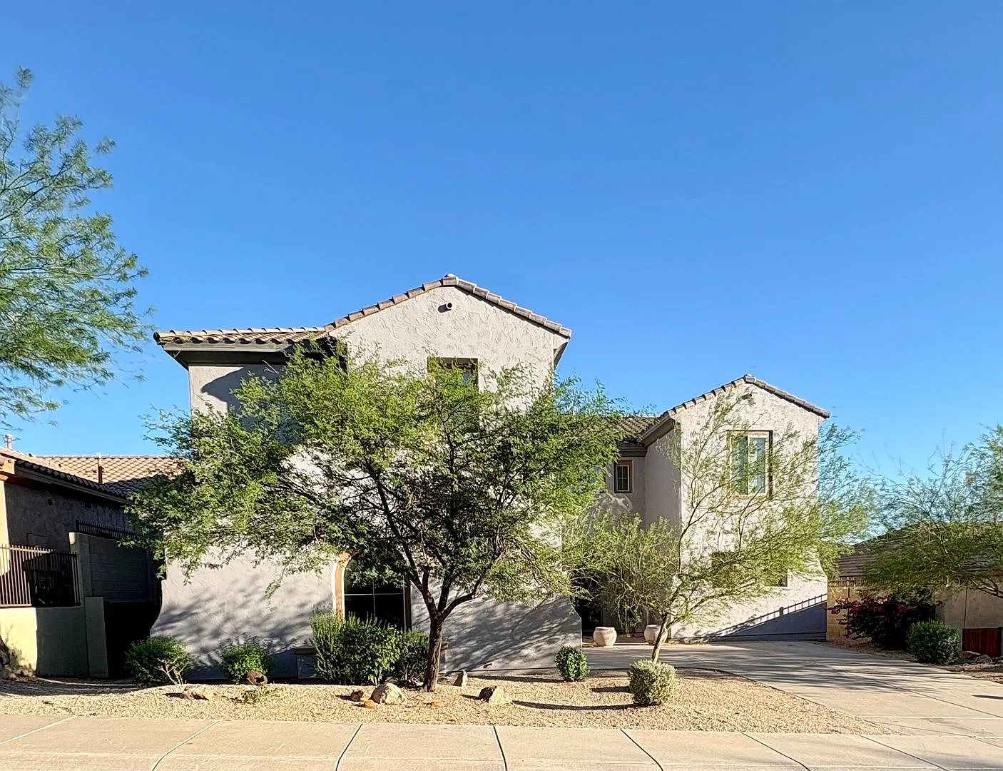Available Now - Spacious 4 Bedroom Home With Private Pool In West Wing Peoria — Photo 1