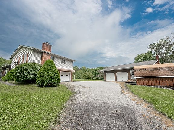 3rd image of 121 Pearl Dr