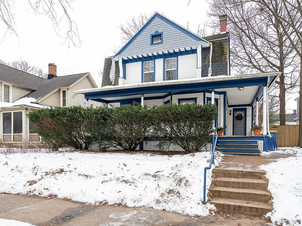 1st image of 620 Hawthorne St NE