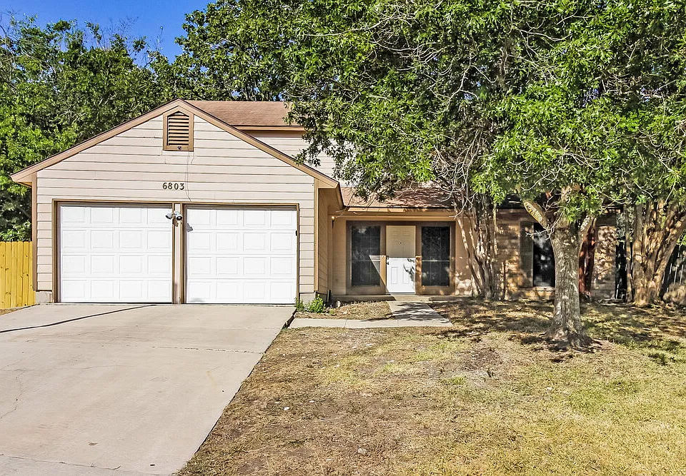 6803 Highland Blfs