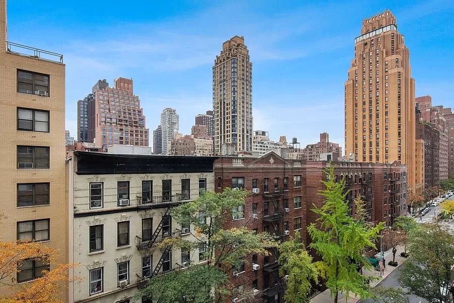 1st image of 330 E 49th St APT 8G