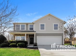 5005 Sandis Ct, Mount Holly, NC 28120