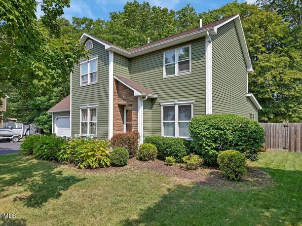 65 Magnolia Circle, Ravena, NY 12143