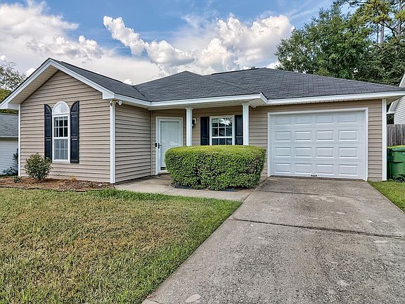 2nd image of 205 Twin Oaks Ln