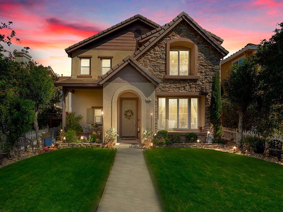 1st image of 42 W Belleza Ln