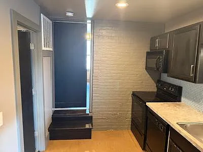 528 Jefferson St #6 — Photo 6