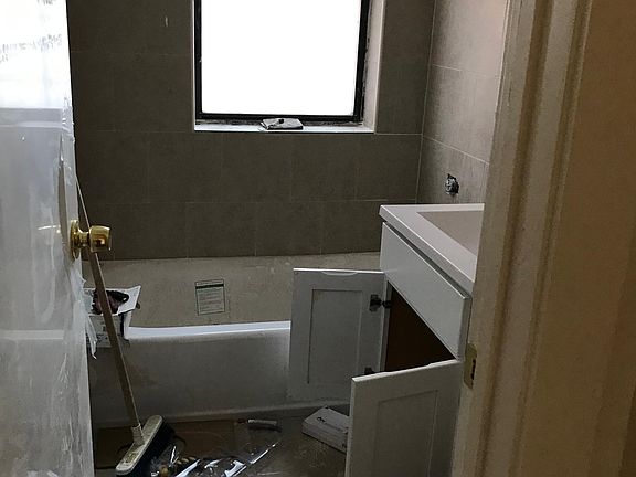 5th image of 4050 Locust Hill Ave #2C