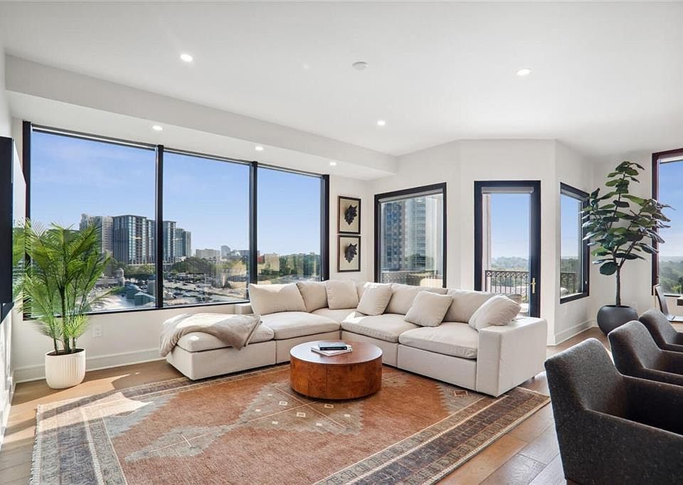 1st image of 2828 Peachtree Rd NW APT 1002