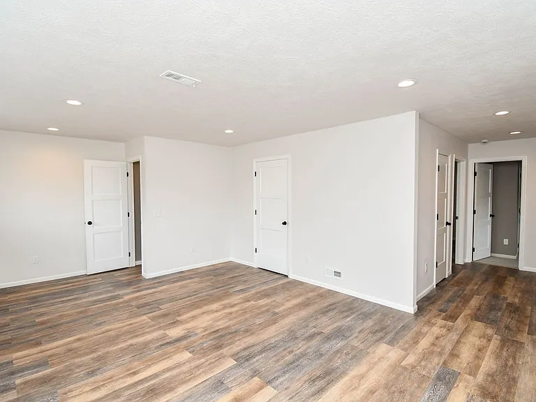 1304 E 69th St N — Photo 46