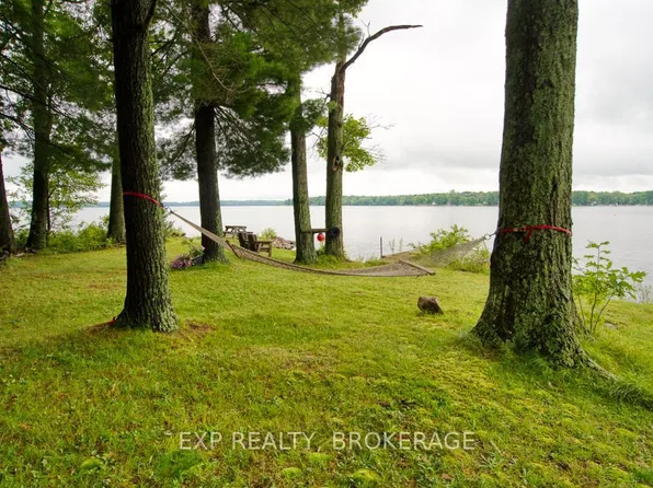 148B Oak Shores Ln, South Frontenac, ON K0H 2V0