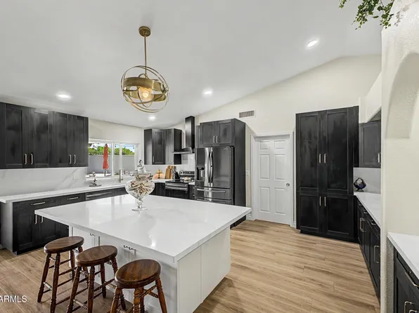 1933 E MARQUETTE Drive, Gilbert, AZ 85234