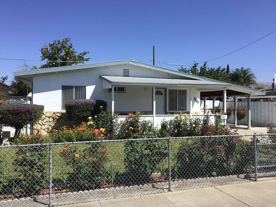 1st image of 2721 Bristol Dr