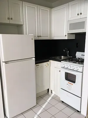 Rented by Compass | media 23