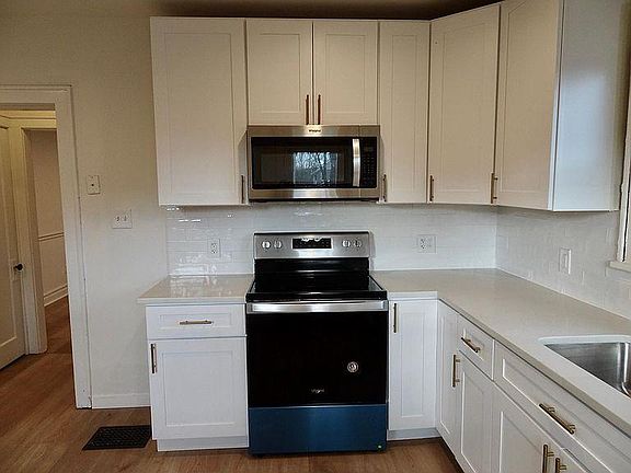 5th image of 1451 W 2nd Ave