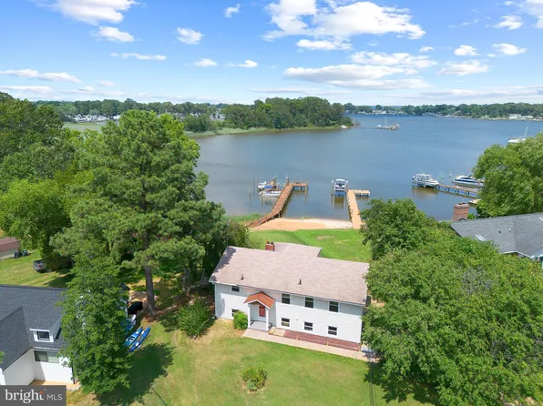 19 Avalon Dr, Colonial Beach, VA 22443