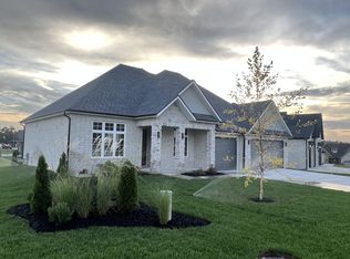 888 E Ailesbury Rd, Nixa, MO 65714