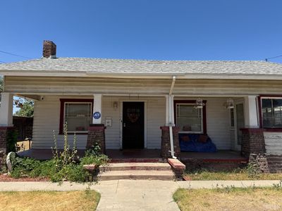 220 E Cameron St, Hanford, CA, 93230