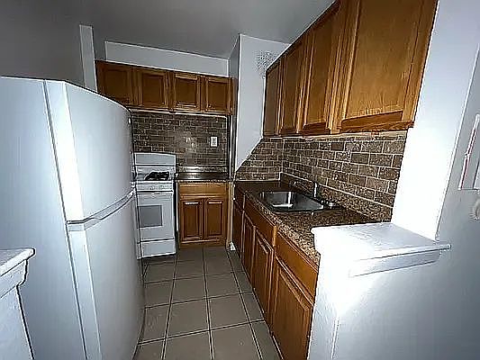 5th image of 515 Avenue I #3M