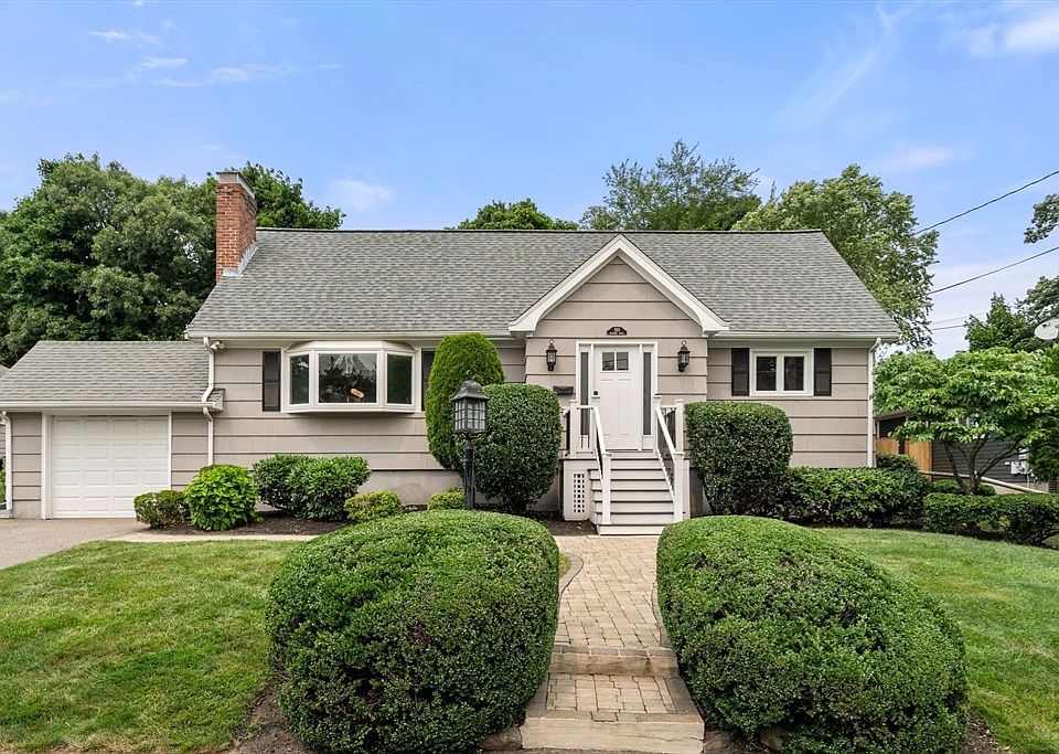 1st image of 150 Woodbine Cir