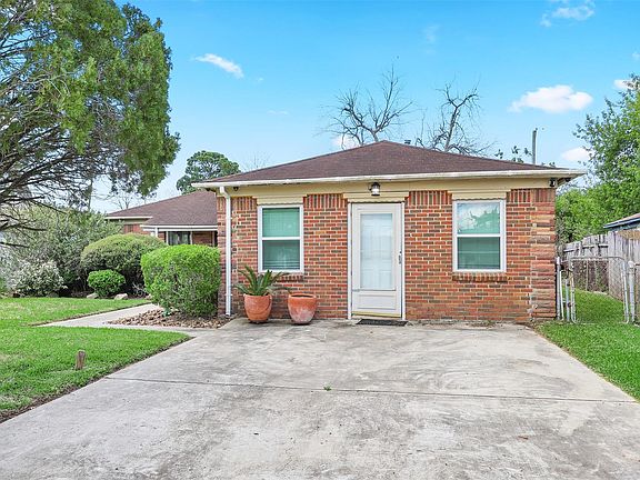 2nd image of 5405 Hazel St