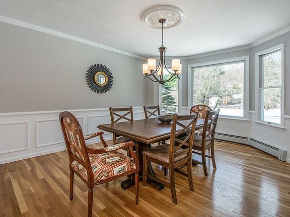 4th image of 6 Foxwood Ln