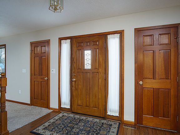4th image of 330 Alston Woods Ct
