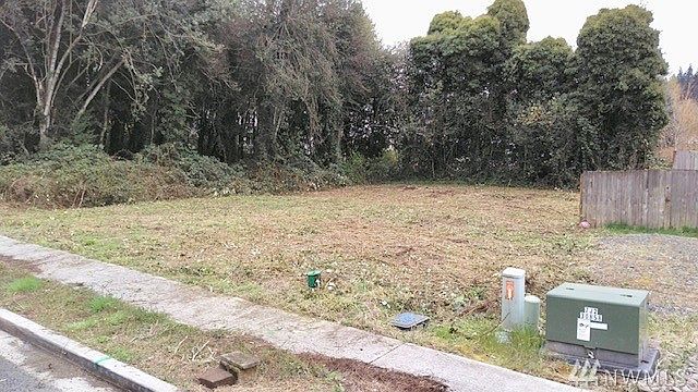 2nd image of 126 Mission Rd