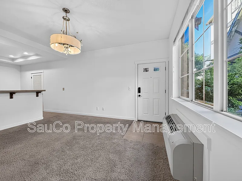 2 bed, 1.0 bath, 855 sqft, $1,895 — Photo 4