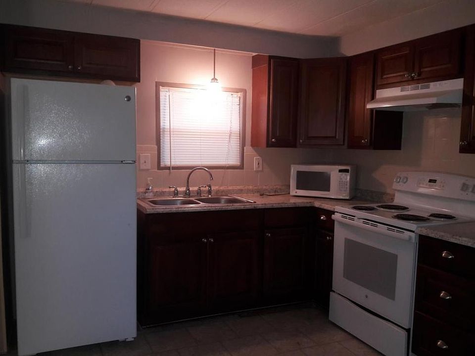 2nd image of 3231 Kentucky St