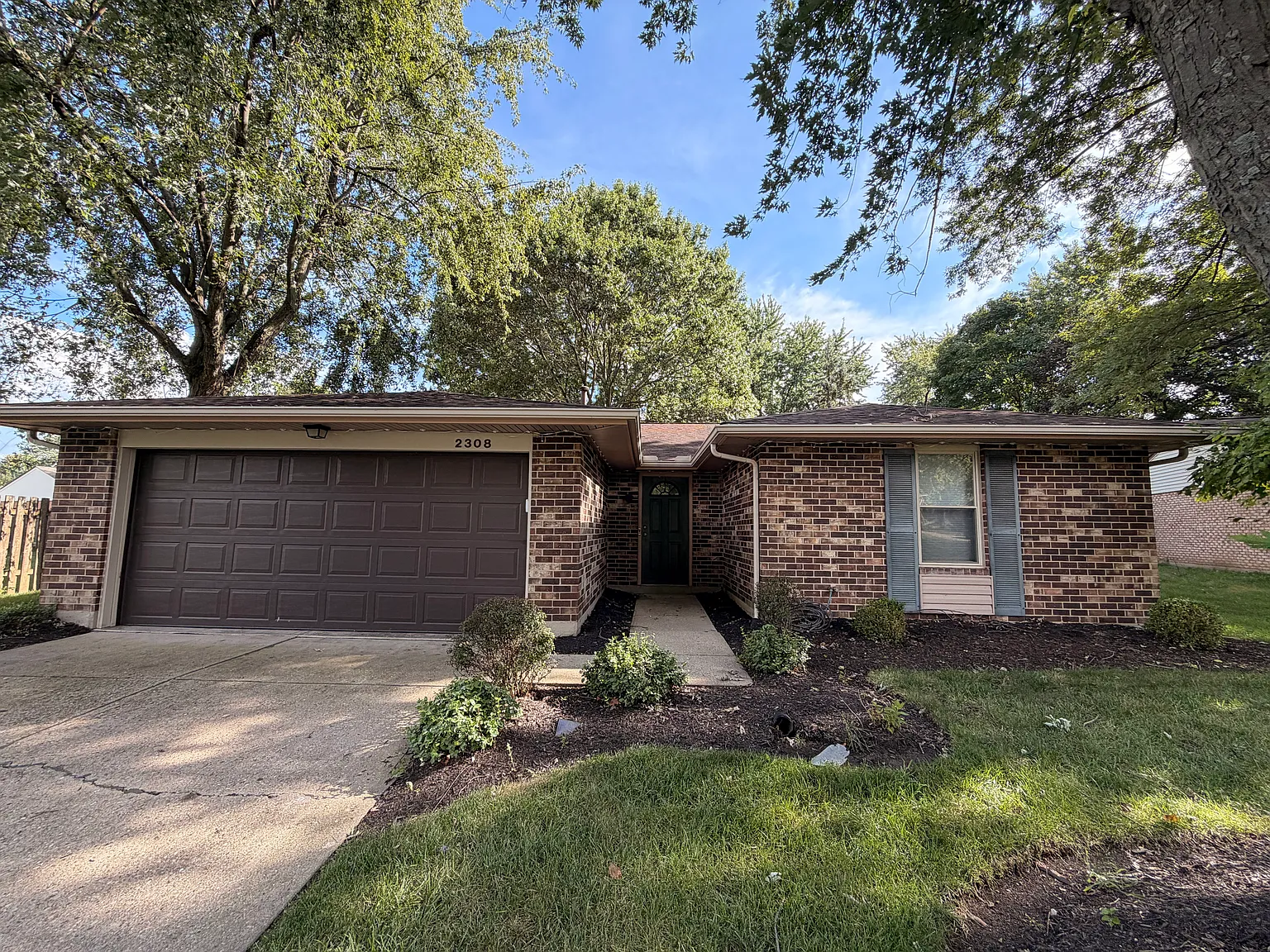 3 bed, 1422 sqft, $2,000 — Photo 1