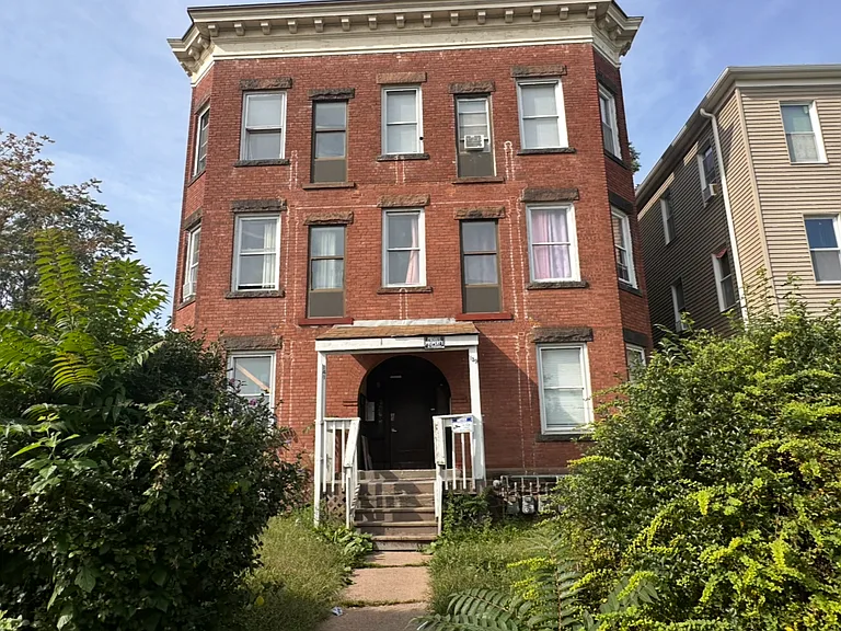 139 Franklin Ave #3S — Photo 8