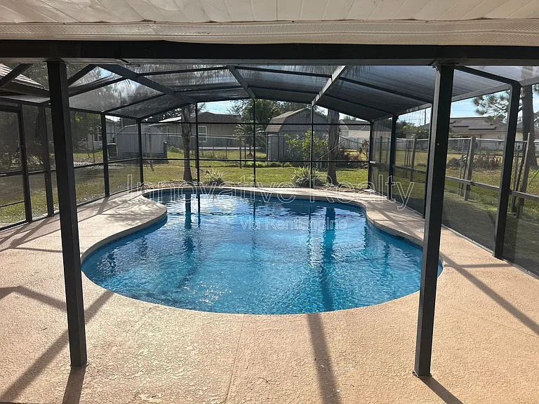 1025 Derbyshire Dr — Photo 24
