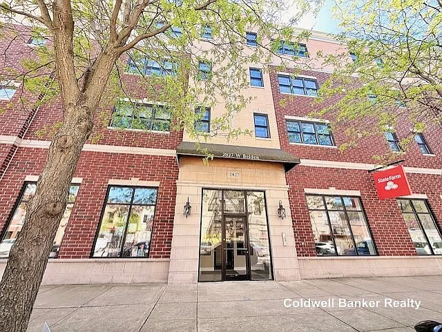 2827 W Belden Ave #4D — Photo 1